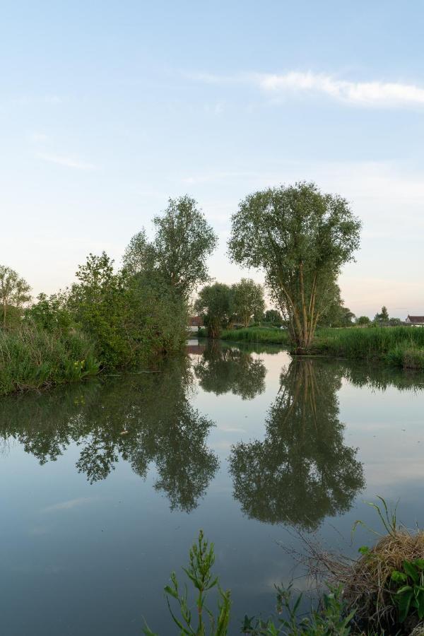 Le Moulin Rouge Clairmarais Gite "Le Grebe"" Экстерьер фото